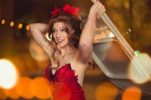 Dubladora faz cosplay de Aerith de Final Fantasy VII Remake